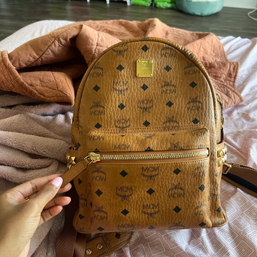 AUTHENTIC MCM BOOKBAG- LIKE NEW CONDITION